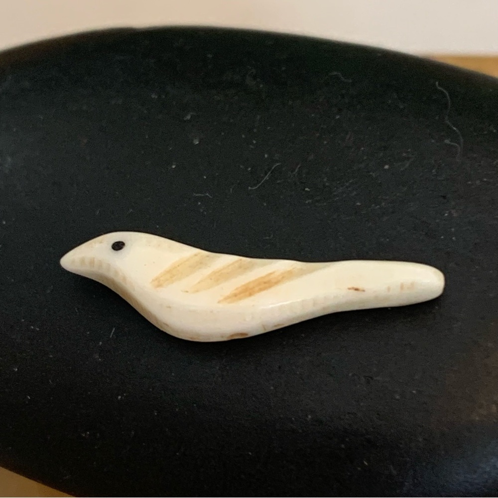 Vintage Natural Bone Carved Bird Fetish Bead Drilled Native American Animals .9"